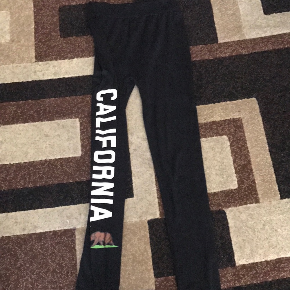 NWOT California Leggings size L/XL or M/L